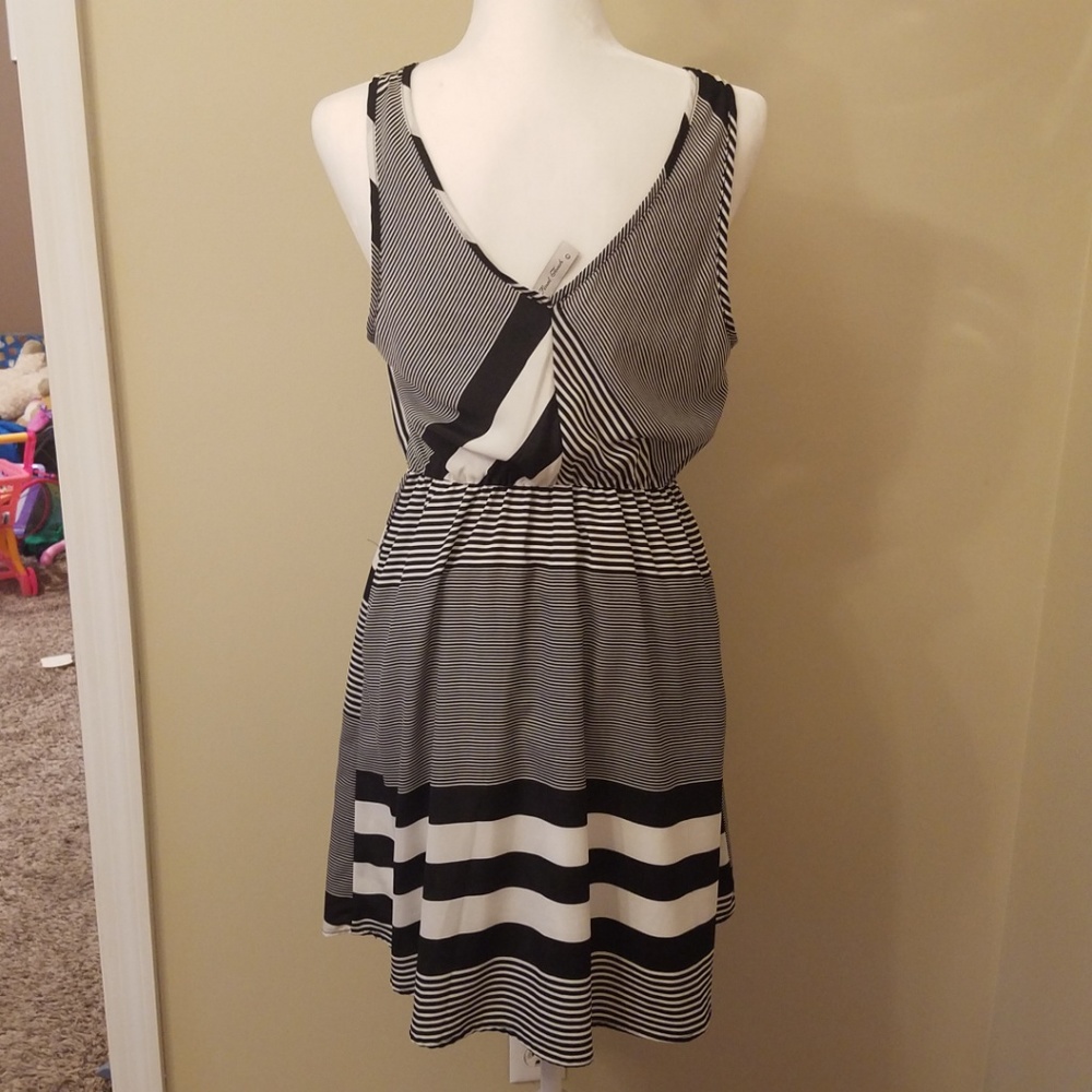 ** 2 / $15 ** Final Touch Black White Stripe Dress - Picture 2 of 4